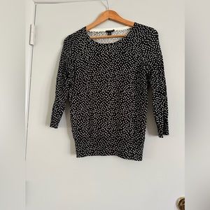 Ann Taylor 3/4 length sleeve polka dot thin sweater. Size small